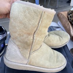 Ugg Boots Size 6W