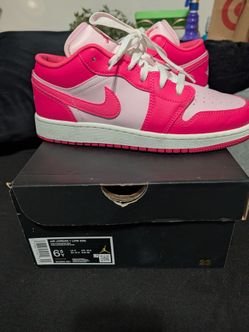 LIKE NEW JORDAN YOUTH SHOES