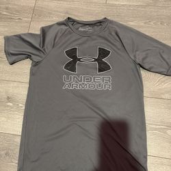 Under Urmour Size YXL