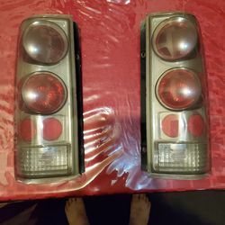 Tail lights for a Chevy Astro van or Safari van 👉👉👉$30 bucks great deal