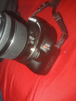 Canon camera EOS Rebel SL3