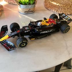 Oracle Red Bull Racing F1 Die-Cast Model Car