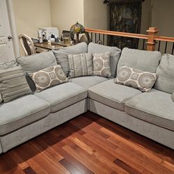 Sectional Couch with Pull-out Sleeper 98"x98"