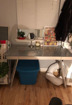 New And Used Glass Desk For Sale In Snohomish Wa Offerup