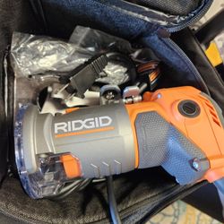 RIDGID
5.5 Amp Compact Fixed-Base Corded Router