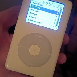 Apple iPod Classic 4th Generation 20GB White (A1059)  WORKS PERFECTLY!