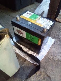 Interstate battery 35 640 36
