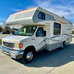 2006 Jamboree 24’ Class C RV - 52K MILES
