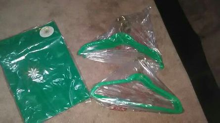 24 Huggable hangers w/carry bag* NEW* Joy Mangano - $18