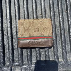 GUCCI wallet 