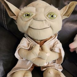 Star Wars  Yoda Cuddle Pillow 