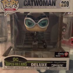 Catwoman Deluxe Funko Pop (GameStop Exclusive)