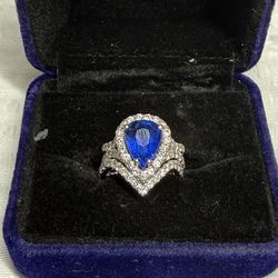 3.84 Carat Blue Sapphire Engagement Ring With Band