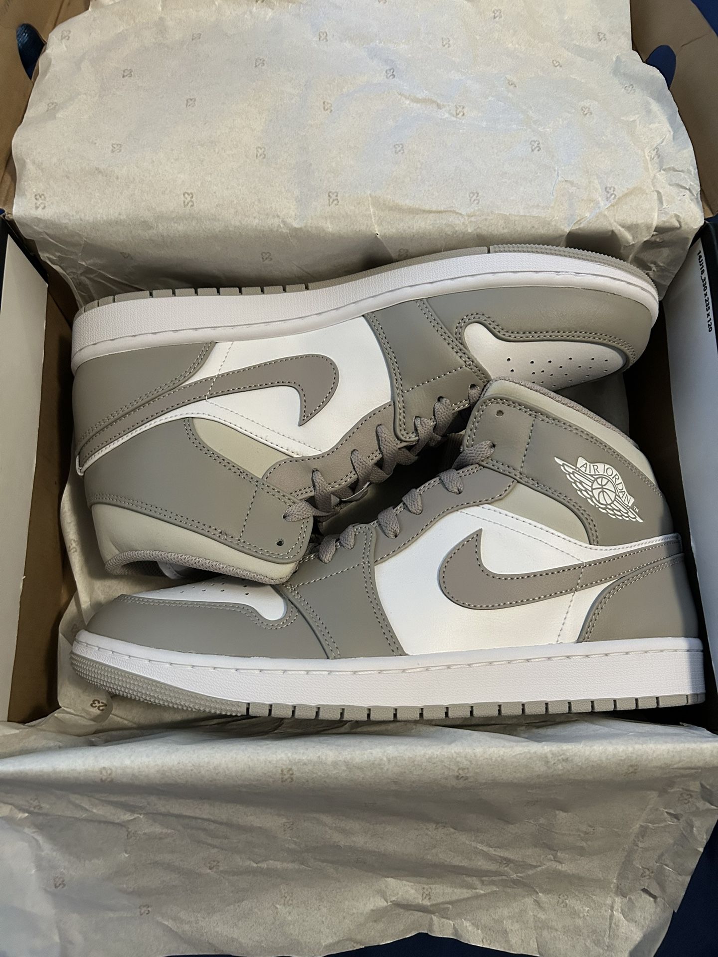 Jordan 1 Mid
