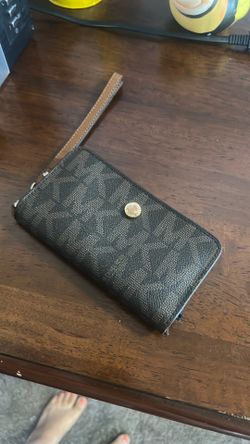 Michael Kors wallet/ phone case