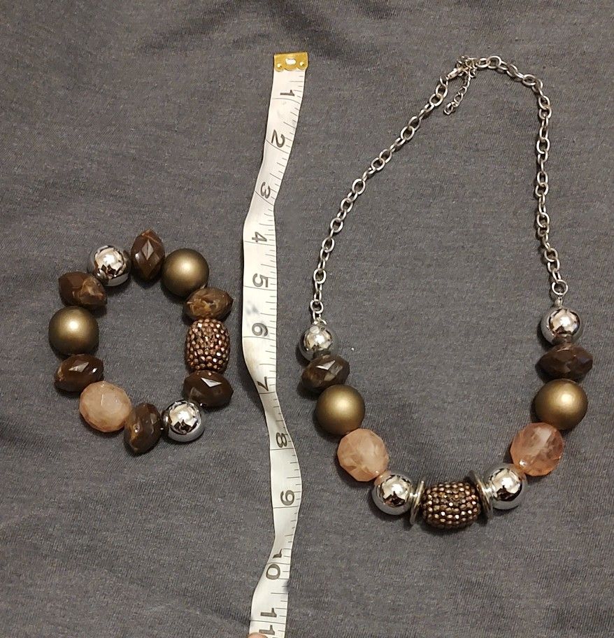 Chunky Paparazzi Necklace And Bracelet