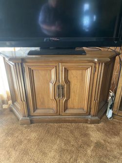 TV/ Cabinet