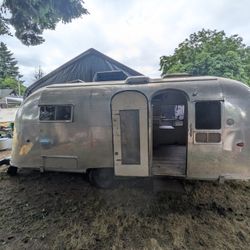 1958 Flying Cloud Airstream 