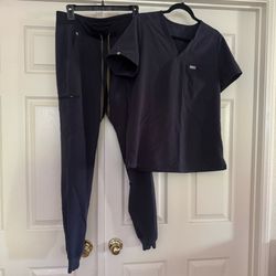 Women’s Figs Scrubs Medium top/ Medium tall jogger pants