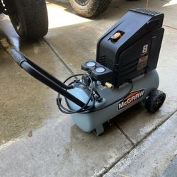 8 Gallon Air Compressor 