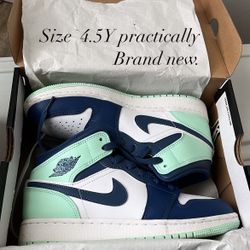 Jordan 1 Mid
