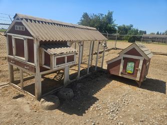 Chic coop s  like new