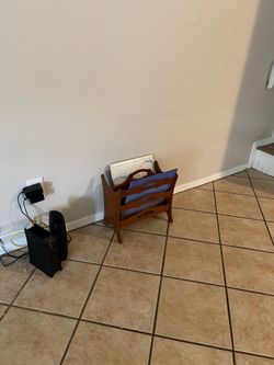 Magazine stand