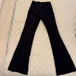 Lululemon Groove Nulu High Rise Flared Pant 