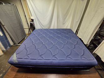 The DreamCloud Premier Rest, King, Like New, Perfect Condition