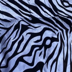 8 Zebra Table Cloths And 8 Damask Runner