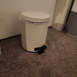 Mini Trash Can