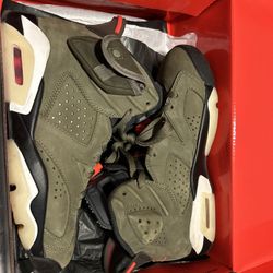 Jordan 1s, Travis Scotts 6s, 4s, Dunks, 11s And New Balances