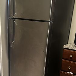 Refrigerator Stove & microwave