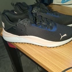 Woman's Puma PC runner Size 10
