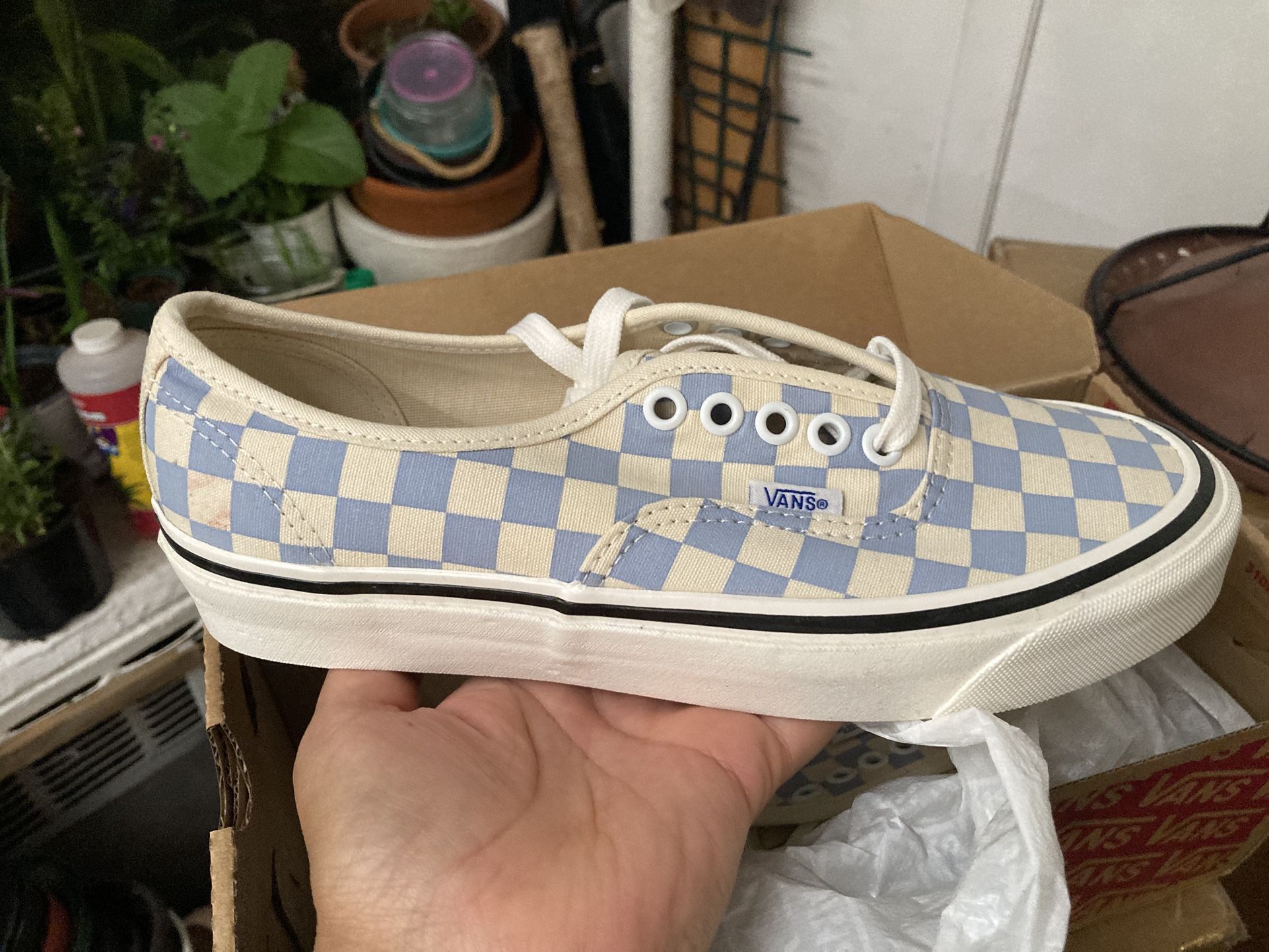New vans Shoes women 8.5/ Man 7.0