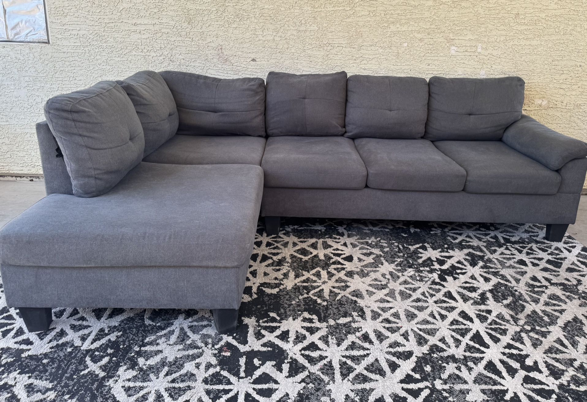 Gray Sectional (DELIVERY AVAILABLE)