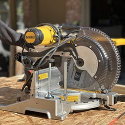 Like New 12inch Dewalt Miter Saw  w/ Laser