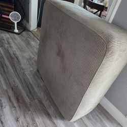 Beige chenille ottoman  in great condition