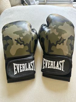 Everlast Camo 12oz Boxing Gloves