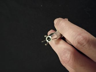 Piercings holder to put in