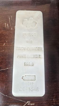 100 Oz Silver (CASH ONLY) (PRICE IS FIRM) $2 OVER SPOT PRICE CHECK https://offerup.com/redirect/?o=S0lUQ08uQ09N FOR DAILY PRICES)