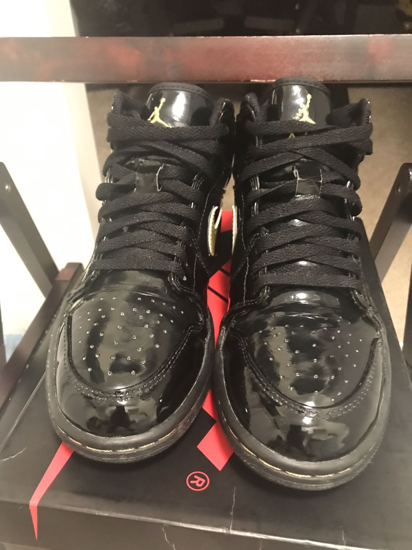 03 air jordan Black metalic still very very good condition size 7.5 but fits like 8.0 collections items 200$ no original box but I provide og box s