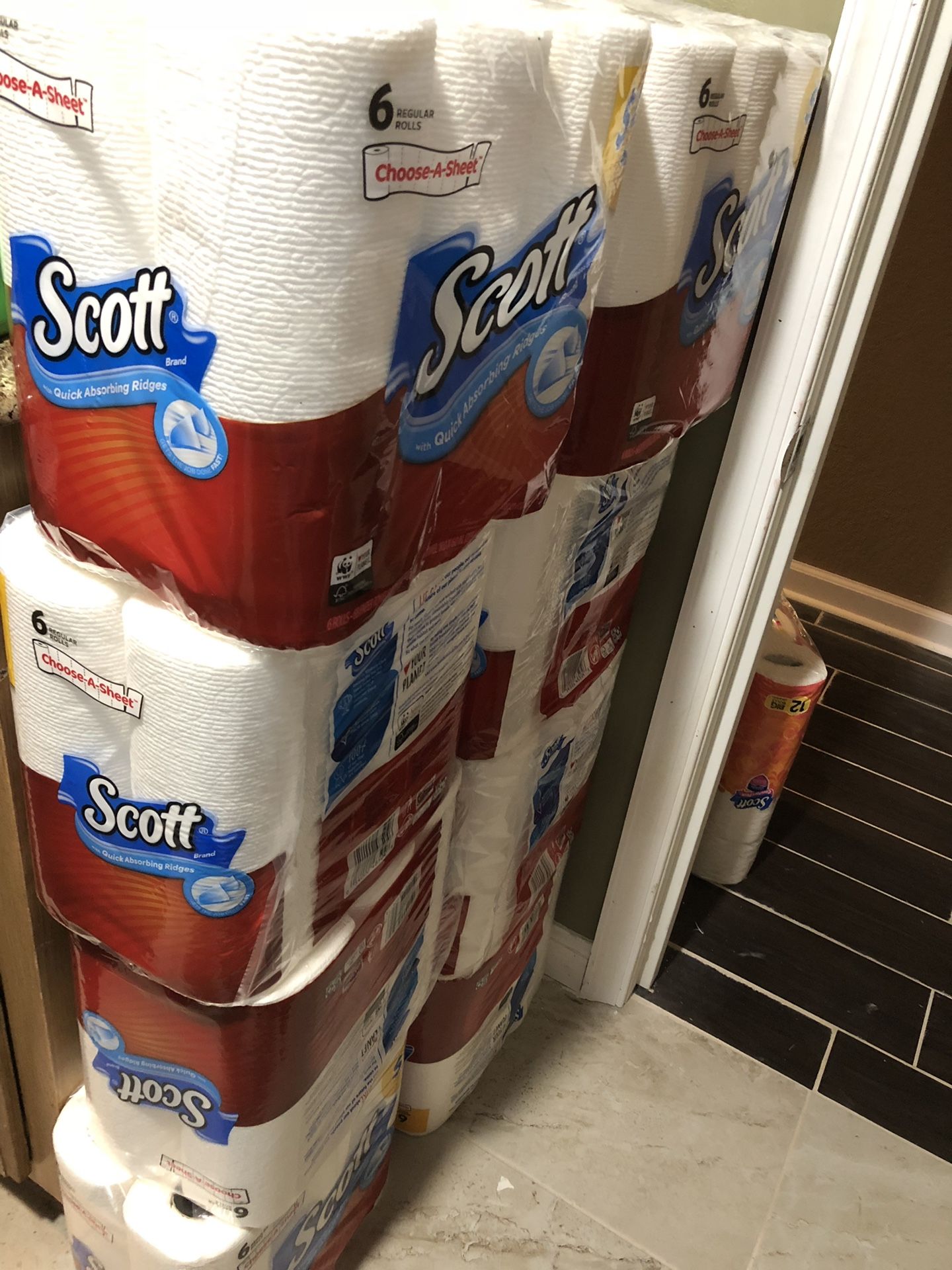 Scott Paper Towel 6 roll