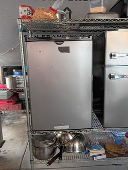 Small fridge 31"x21"x21"deep