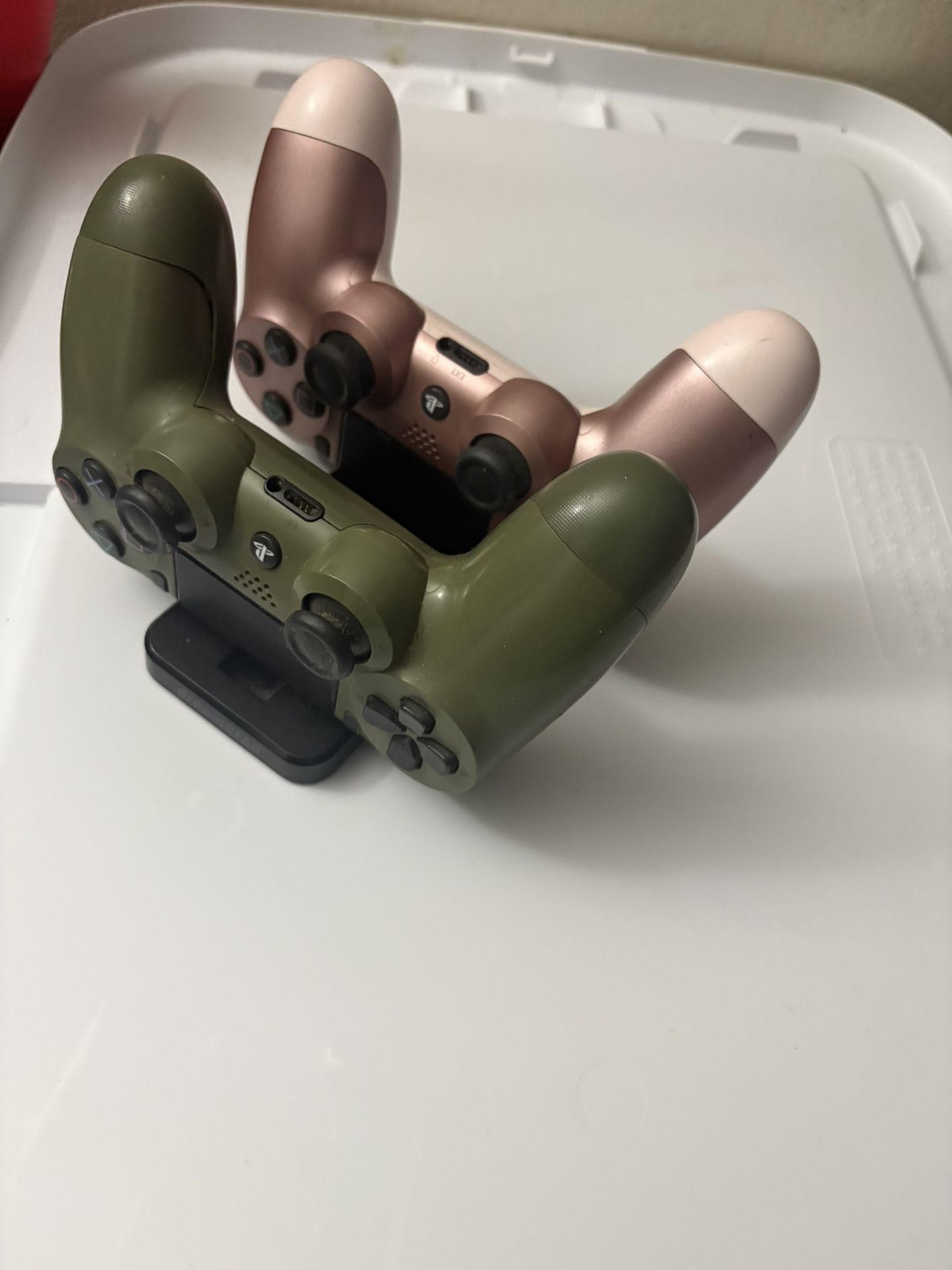 PS4 Controllers 