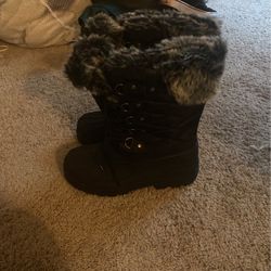 Snow Boots Size 8