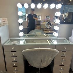 Brand New Super Elegant LED Hollywood Vanity Set  