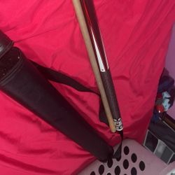 22 Ounce Pool Stick For Sale . Case Included . Shoot Me An Offer ,  🤙🏽🤣 