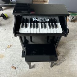 Schoenhut Baby piano