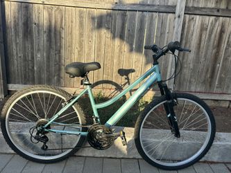 Bike Womans mtn Bike 
